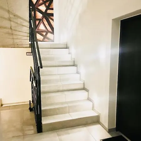 Sasankowa Z Bezplatnym Parkingiem